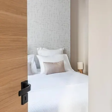 Luxury Flat Champs Elysees Air Cond. 6 Pers * Париж
