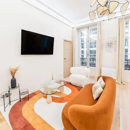 Апартаменты Luxury Flat Champs Elysees Air Cond. 6 Pers