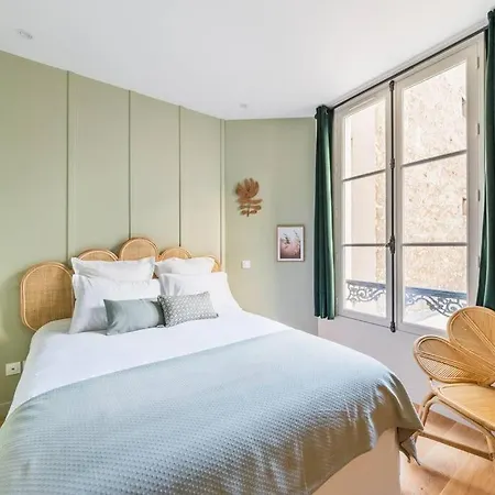 Luxury Flat Champs Elysees Air Cond. 6 Pers Apartment